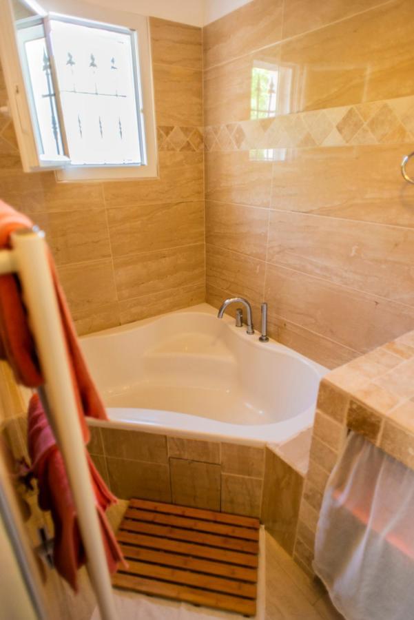 Les Manaux En Provence Bed & Breakfast Roquevaire Luaran gambar