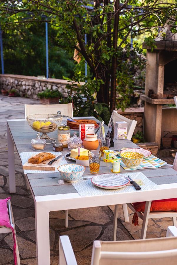 Les Manaux En Provence Bed & Breakfast Roquevaire Luaran gambar